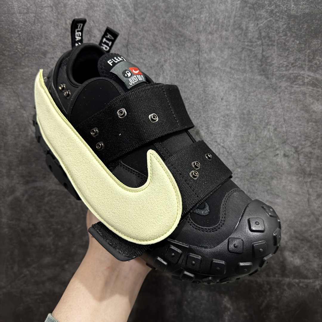 图片[3]-【纯原版】Cactus Plant Flea Market x Nike Air Flea 2nCPFM联名 前卫设计 大勾轮胎鞋 DV7164-001 Cactus Plant Flea Market 与 Nike 最新的联名鞋款 这款鞋延续了前作搞怪的设计风格n这款鞋使用了最近十分流行的「轮胎外底」设计 而外底上也加入了象征着 Nike 悠久历史的华夫外底颗粒 这款鞋的鞋面上还加入了按扣元素，可以将随鞋附赠的图案放置在鞋面之上，定制出自己想要的穿搭风格 其中除了 Mini Swoosh 之外，随鞋附赠的巨大 Swoosh 无疑是所有图案中最引人注目的 尺码: 36 36.5 37.5 38 38.5 39 40 40.5 41 42 42.5 43 44 45 编码:NI430450-莆田鞋批发中心