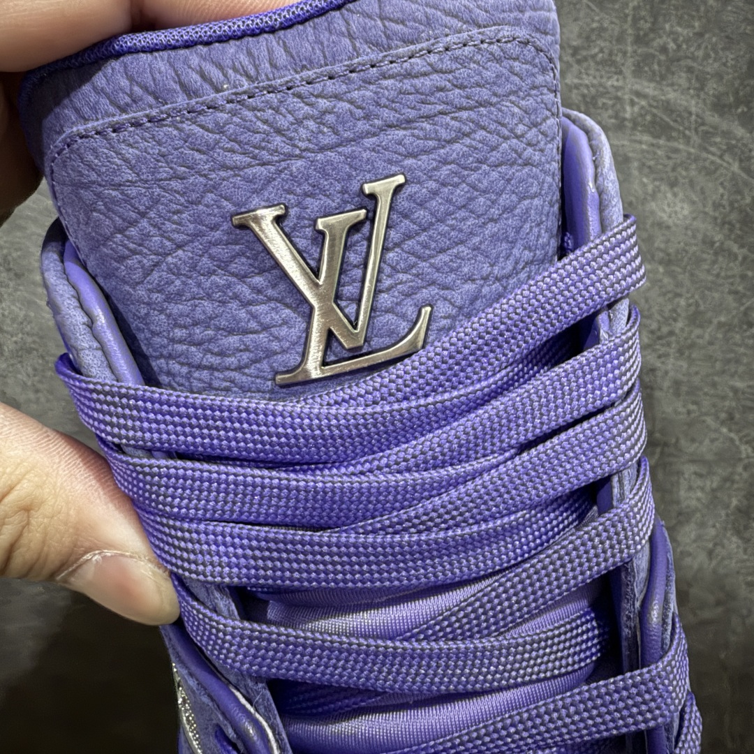 图片[7]-【佛山顶级超A版】Louis Vuitton LV Trainer系列 紫色铆钉n本地仓库现货 当天可取n私人订单 专柜混卖零售专供n所有配色均为购买原版复刻n整体版型 皮料 市场独一无二后跟版型都可以自行对比[机智]吊打市场所有货n怒甩十条街，欢迎拿市场各大工厂的货来对比！n鞋舌烫金超正 压印程度秒杀市面90%以上的高端货n新配色陆续开发出货  尺码：39-45   编码：T1520550-莆田鞋批发中心