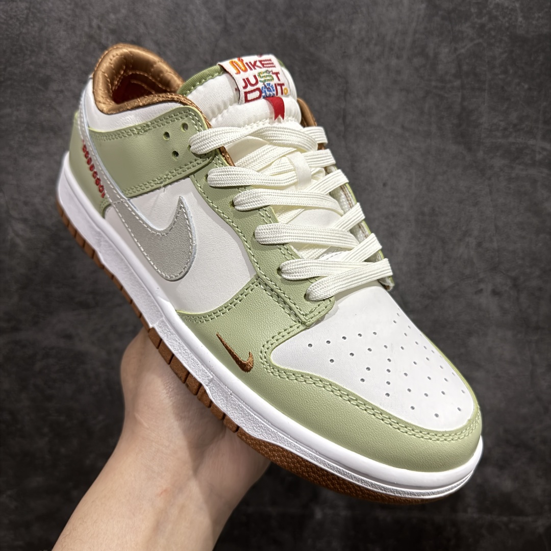 图片[3]-【定制版】NIKE SB Dunk Low GS \”Year of Snake\” 蛇年限定 白绿n性价比天花板 极力推荐n原装头层材料 独家版型蒸餾加工n帶來的是更好的视觉和脚感体验n大厂纯原品质出货 清洁度 电绣工艺皮料切割干净无任何毛边 细节完美官方货号：HV6001 101 尺码：35.5 36 36.5 37.5 38 38.5 39 40 40.5 41 42 42.5 43 44 44.5 45 46  编码：NM210240-莆田鞋批发中心