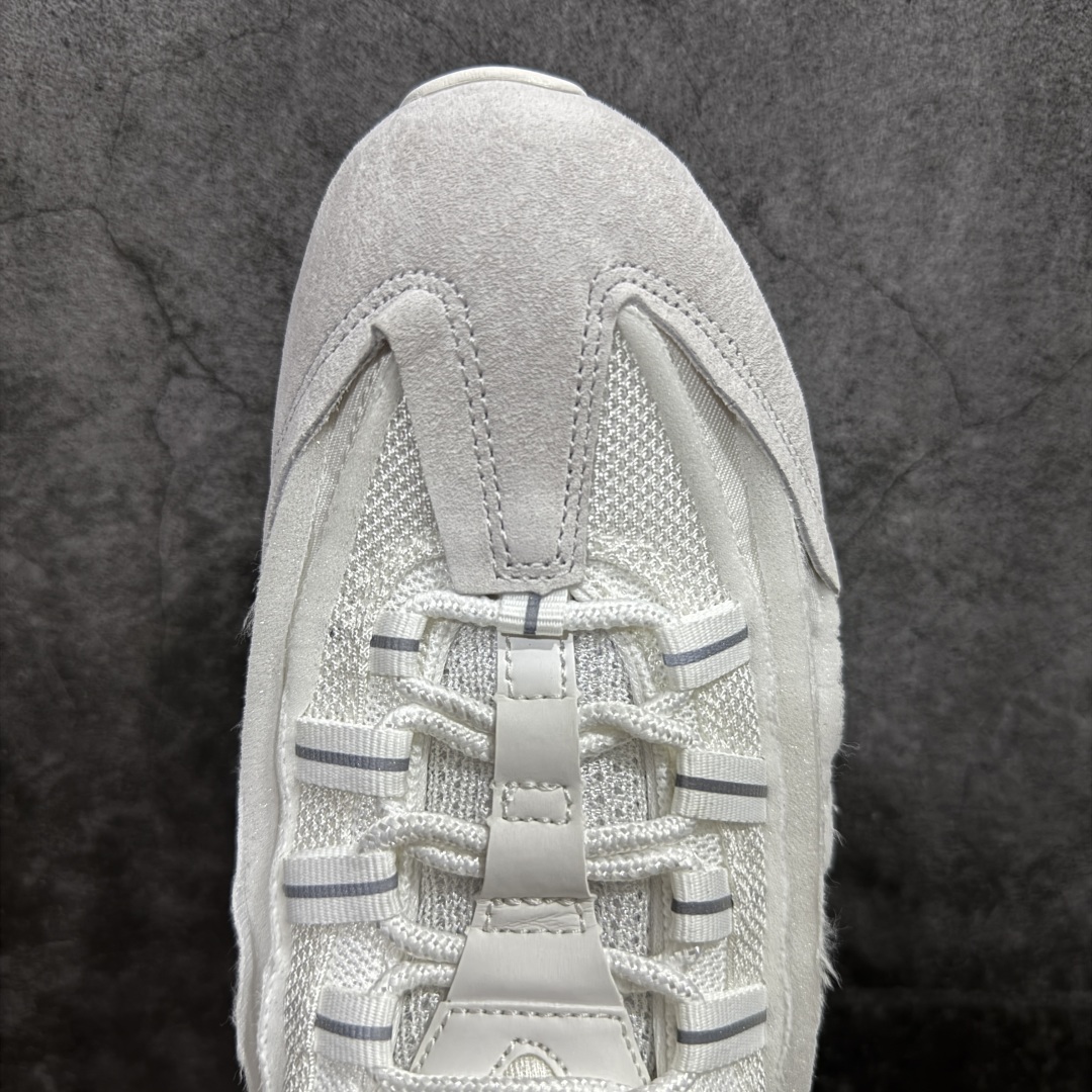 图片[5]-【GX纯原】CDG x  NK Air Max 95 联名复古减震防滑低帮气垫跑步鞋 黑白灰 CU8406-100nn原鞋一比一开发 过验级别品质n独家私模开发 多次调教细节完全对版n原厂气垫气压足，保证脚感与原版一致n鞋面材料卡色也与原版一致 外贸专供 最大做到48.5nNike耐克跑步鞋经典透气舒适运动鞋休闲鞋。为了迎接今年的世界地球日，Nike 为此推出了这款全新配色的 Air Max 95，以往这个主题的产品 Nike 选择了大地色系为主体，今年也不例外。整鞋材质使用工程网布和帆布相结合，配色则是泥土和大地色系。logo刺绣、对比拼接细节、圆头、正面系带、鞋垫饰有标志、标志性Air Max鞋底。Air Max 95 凭借流畅的造型、经典的开窗气垫，时至今日仍然是众多潮人备受喜爱的球鞋之一 尺码:   40-48.5 编码：X10420440-莆田鞋批发中心