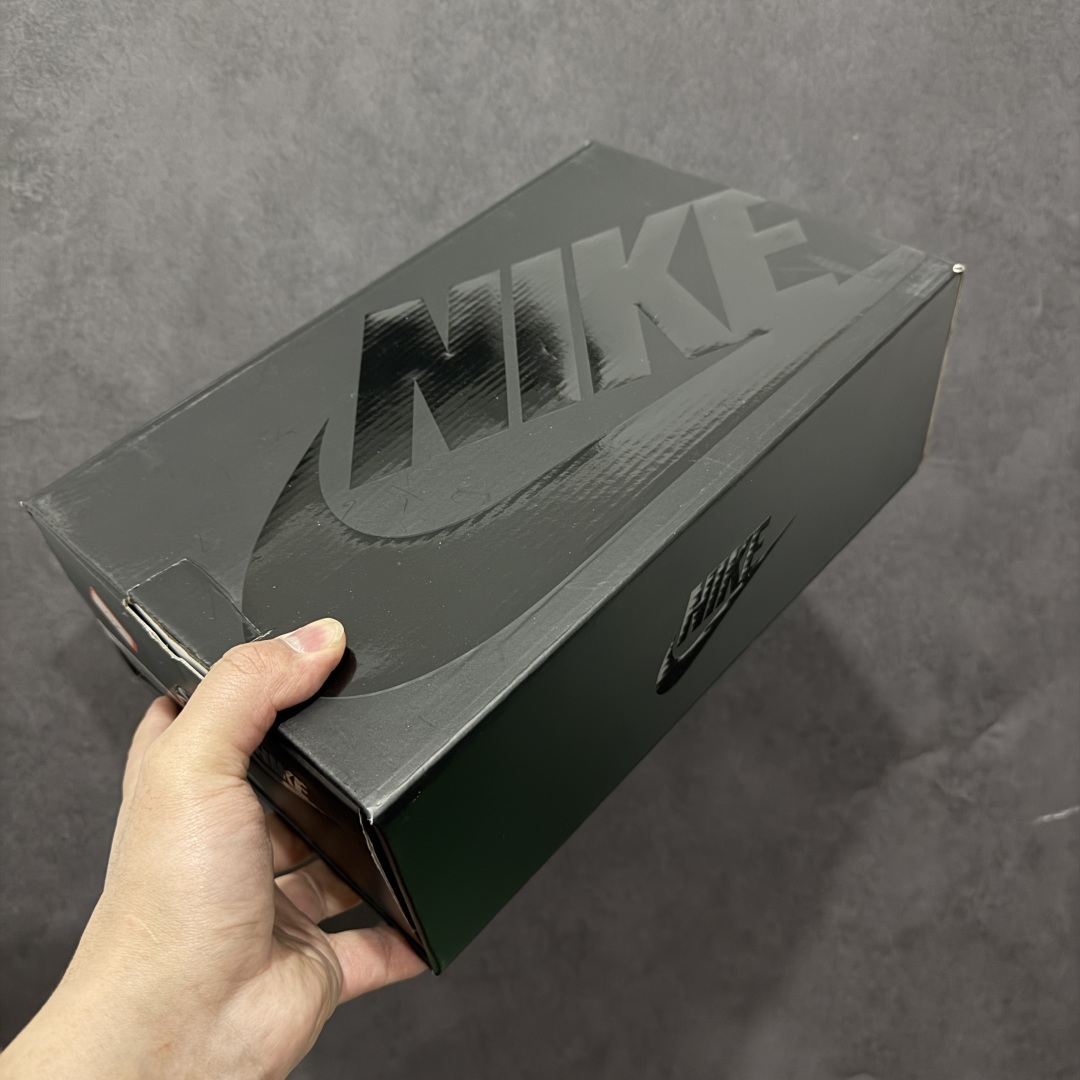  
【纯原】CDG x  NK Air Max 95 联名复古减震防滑低帮气垫跑步鞋 黑白灰 CU840