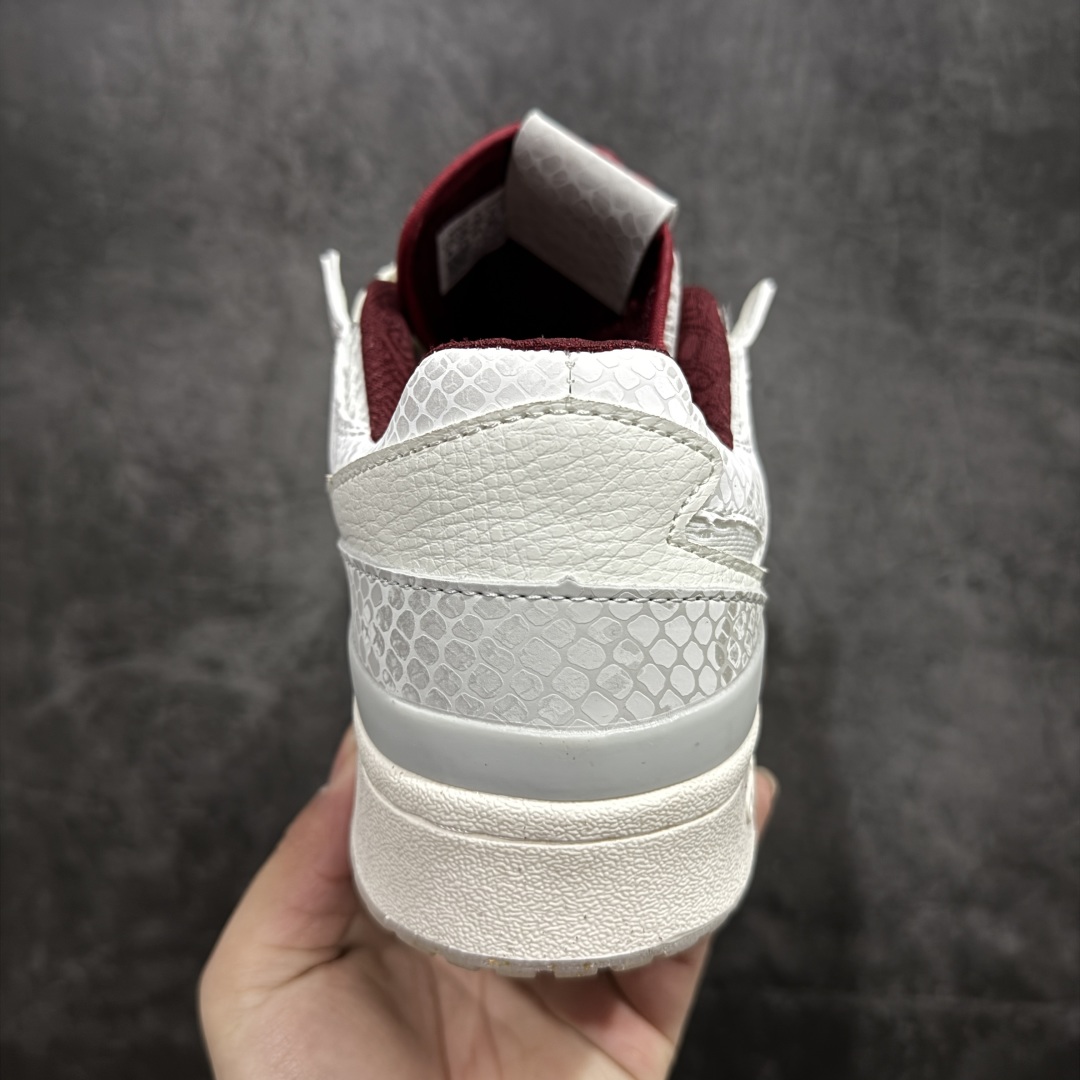 图片[4]-【公司级】原盒原标 Adidas Forum 84 LOW CL 三叶草低邦蛇年限定n经典魔术贴复古板鞋 男女潮流头层皮休闲鞋n原楦原数据开发 采用牛培皮革材质n全头层皮鞋面 原盒原标 专供外贸渠道 官方货号: JP9969 Size：35.5 36 36.5 37.5 38 38.5 39 40 40.5 41 42 42.5 43 44 44.5 45 编码：LDS250270-莆田鞋批发中心