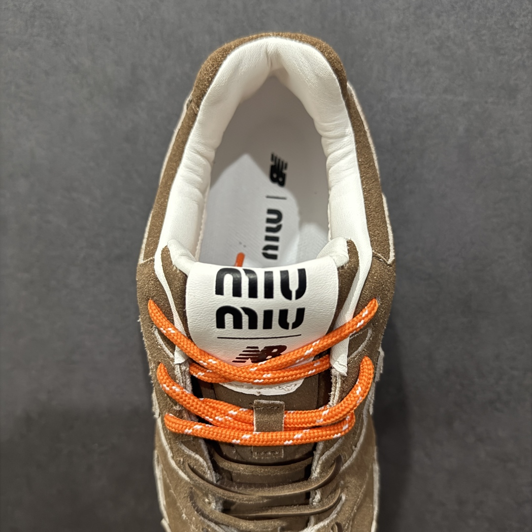 图片[7]-【福利特价】Miumiu x New Balance NB530 新百伦缪缪联名款复古运动鞋 全套原楦原纸板原厂数据开发 原厂三文治网纱 原装进口羊皮加羊反绒正确绒感卡色 正确中底拉帮中底纸板满印细节 冲裁组合 匠心打造 耗时两个月开发完成 工艺极其复杂难度可想而知 正确私模大底 跑量专用 尺码：36-45-选品中心