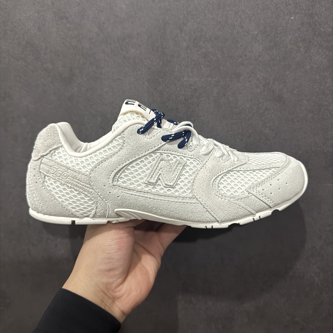 【福利特价】Miumiu x New Balance NB530 新百伦缪缪联名款复古运动鞋 全套原楦原纸板原厂数据开发 原厂三文治网纱 原装进口羊皮加羊反绒正确绒感卡色 正确中底拉帮中底纸板满印细节 冲裁组合 匠心打造 耗时两个月开发完成 工艺极其复杂难度可想而知 正确私模大底 跑量专用 尺码:36-45-选品中心