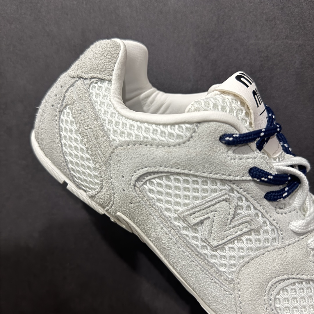 图片[6]-【福利特价】Miumiu x New Balance NB530 新百伦缪缪联名款复古运动鞋 全套原楦原纸板原厂数据开发 原厂三文治网纱 原装进口羊皮加羊反绒正确绒感卡色 正确中底拉帮中底纸板满印细节 冲裁组合 匠心打造 耗时两个月开发完成 工艺极其复杂难度可想而知 正确私模大底 跑量专用 尺码：36-45-选品中心