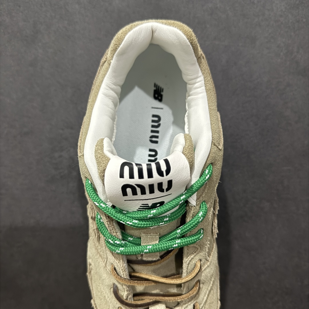 图片[7]-【福利特价】Miumiu x New Balance NB530 新百伦缪缪联名款复古运动鞋 全套原楦原纸板原厂数据开发 原厂三文治网纱 原装进口羊皮加羊反绒正确绒感卡色 正确中底拉帮中底纸板满印细节 冲裁组合 匠心打造 耗时两个月开发完成 工艺极其复杂难度可想而知 正确私模大底 跑量专用 尺码：36-45-选品中心