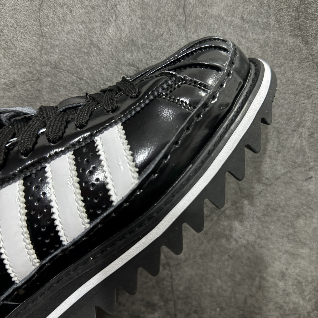 图片[6]-【福利版】CLOT x Adidas originals Superstar 陈冠希全新设计 公司级版本 鞋身整体以adidas经典的\\\”Superstar\\\”为蓝本设计 将标志性的贝壳头重新演绎 鞋舌部分还带有特殊的流苏细节 上面带有双方Logo 彰显联名身份 最大的亮点就是鞋底部分 除了中底增高外还带有特殊的\\\”鲨鱼锯齿\\\”设计 货号： IH5993 尺码： 36 36.5 37.5 38 38.5 39 40 40.5 41 42 42.5 43 44 45-选品中心