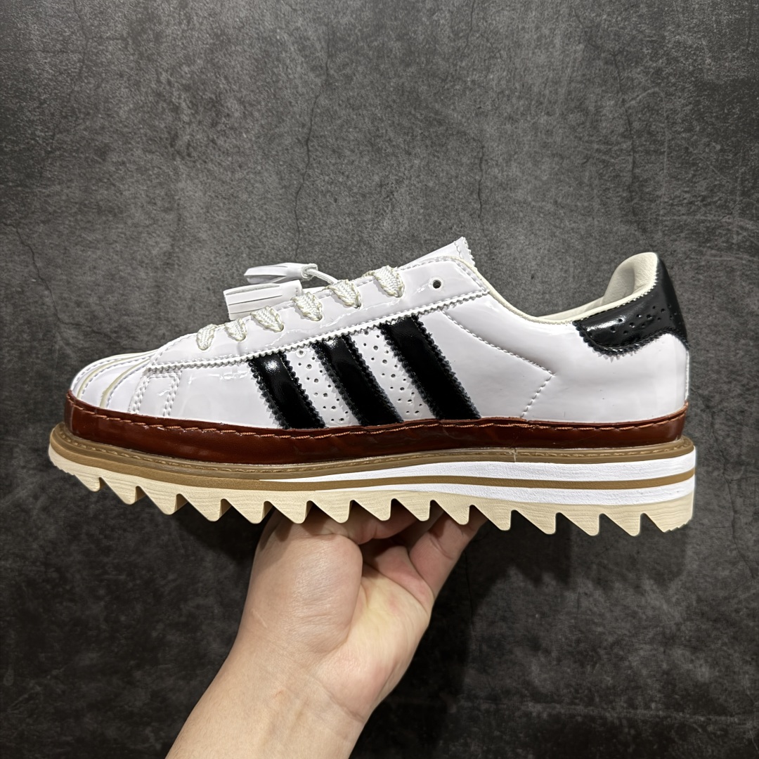 图片[2]-【福利版】CLOT x Adidas originals Superstar 陈冠希全新设计 公司级版本 鞋身整体以adidas经典的\\\”Superstar\\\”为蓝本设计 将标志性的贝壳头重新演绎 鞋舌部分还带有特殊的流苏细节 上面带有双方Logo 彰显联名身份 最大的亮点就是鞋底部分 除了中底增高外还带有特殊的\\\”鲨鱼锯齿\\\”设计 货号： IH3132 尺码： 36 36.5 37.5 38 38.5 39 40 40.5 41 42 42.5 43 44 45-选品中心