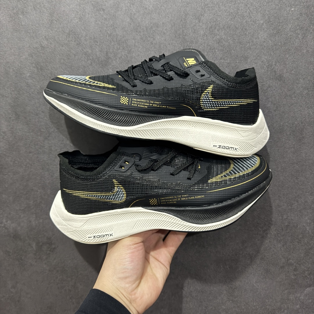 图片[2]-【纯原福利】NK ZoomX Vaporfly Next% 马拉松二代跑鞋 细节整体升级 这款next%和上一款4%的鞋最大区的别于在鞋面面料 鞋面使用了全新 Vaporweave 科技 这种类似蝉翼的材质相比 Flyknit 更加轻薄透气 非对称的鞋带系统和泡棉护垫的加入令舒适度更高 鞋头辅以超大的 Swoosh 点缀 再配上流线型外观设计 时尚感十足 尺码：36 36.5 37.5 38 38.5 39 40 40.5 41 42 42.5 43 44 44.5 45-选品中心