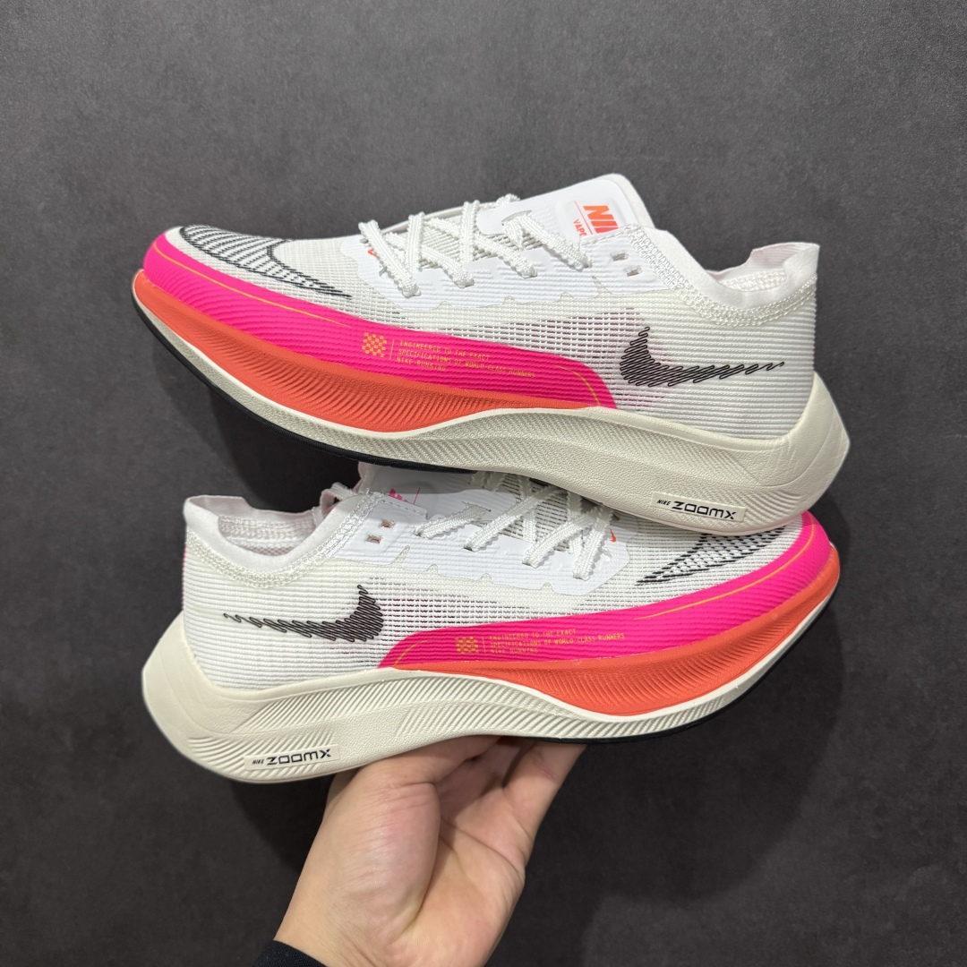 图片[3]-【纯原福利】NK ZoomX Vaporfly Next% 马拉松二代跑鞋 细节整体升级 这款next%和上一款4%的鞋最大区的别于在鞋面面料 鞋面使用了全新 Vaporweave 科技 这种类似蝉翼的材质相比 Flyknit 更加轻薄透气 非对称的鞋带系统和泡棉护垫的加入令舒适度更高 鞋头辅以超大的 Swoosh 点缀 再配上流线型外观设计 时尚感十足 尺码：36 36.5 37.5 38 38.5 39 40 40.5 41 42 42.5 43 44 44.5 45-选品中心