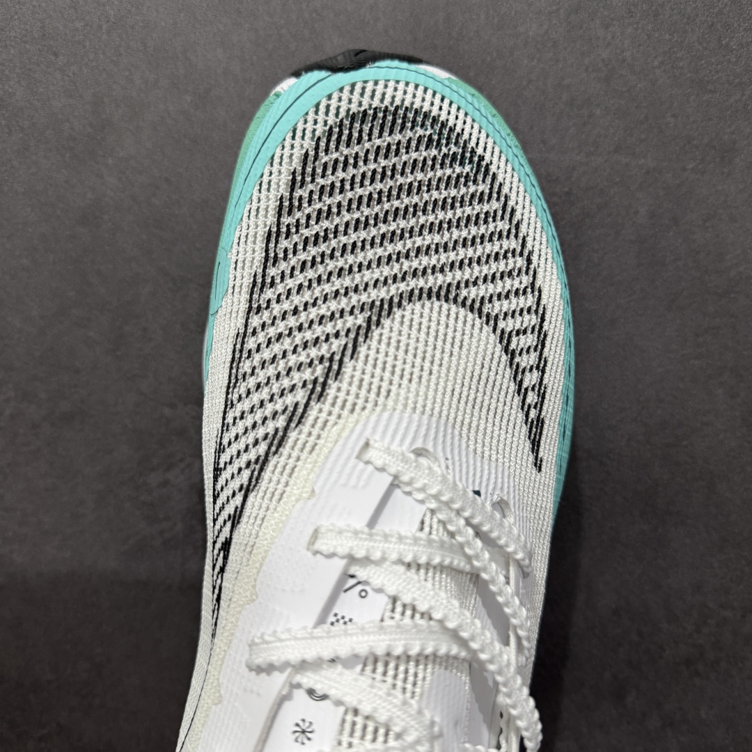 图片[7]-【纯原福利】NK ZoomX Vaporfly Next% 马拉松二代跑鞋细节整体升级 这款next%和上一款4%的鞋最大区的别于在鞋面面料 鞋面使用了全新 Vaporweave 科技 这种类似蝉翼的材质相比 Flyknit 更加轻薄透气 非对称的鞋带系统和泡棉护垫的加入令舒适度更高 鞋头辅以超大的 Swoosh 点缀 再配上流线型外观设计 时尚感十足 SIZE：36 36.5 37.5 38 38.5 39 40 40.5 41 42 42.5 43 44 44.5 45 编码：LDS195210-莆田鞋批发中心