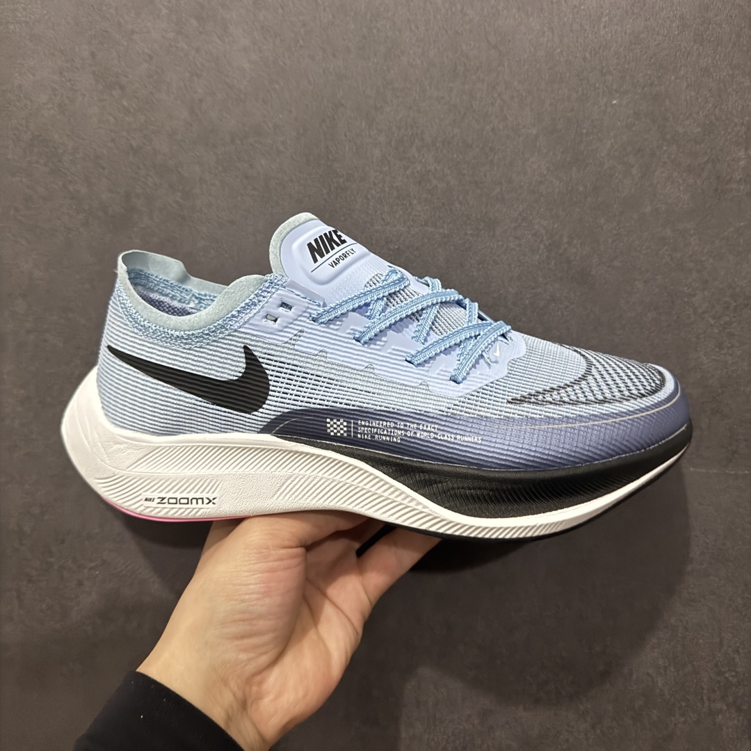 图片[2]-【纯原福利】NK ZoomX Vaporfly Next% 马拉松二代跑鞋细节整体升级 这款next%和上一款4%的鞋最大区的别于在鞋面面料 鞋面使用了全新 Vaporweave 科技 这种类似蝉翼的材质相比 Flyknit 更加轻薄透气 非对称的鞋带系统和泡棉护垫的加入令舒适度更高 鞋头辅以超大的 Swoosh 点缀 再配上流线型外观设计 时尚感十足 SIZE：36 36.5 37.5 38 38.5 39 40 40.5 41 42 42.5 43 44 44.5 45 编码：LDS195210-莆田鞋批发中心