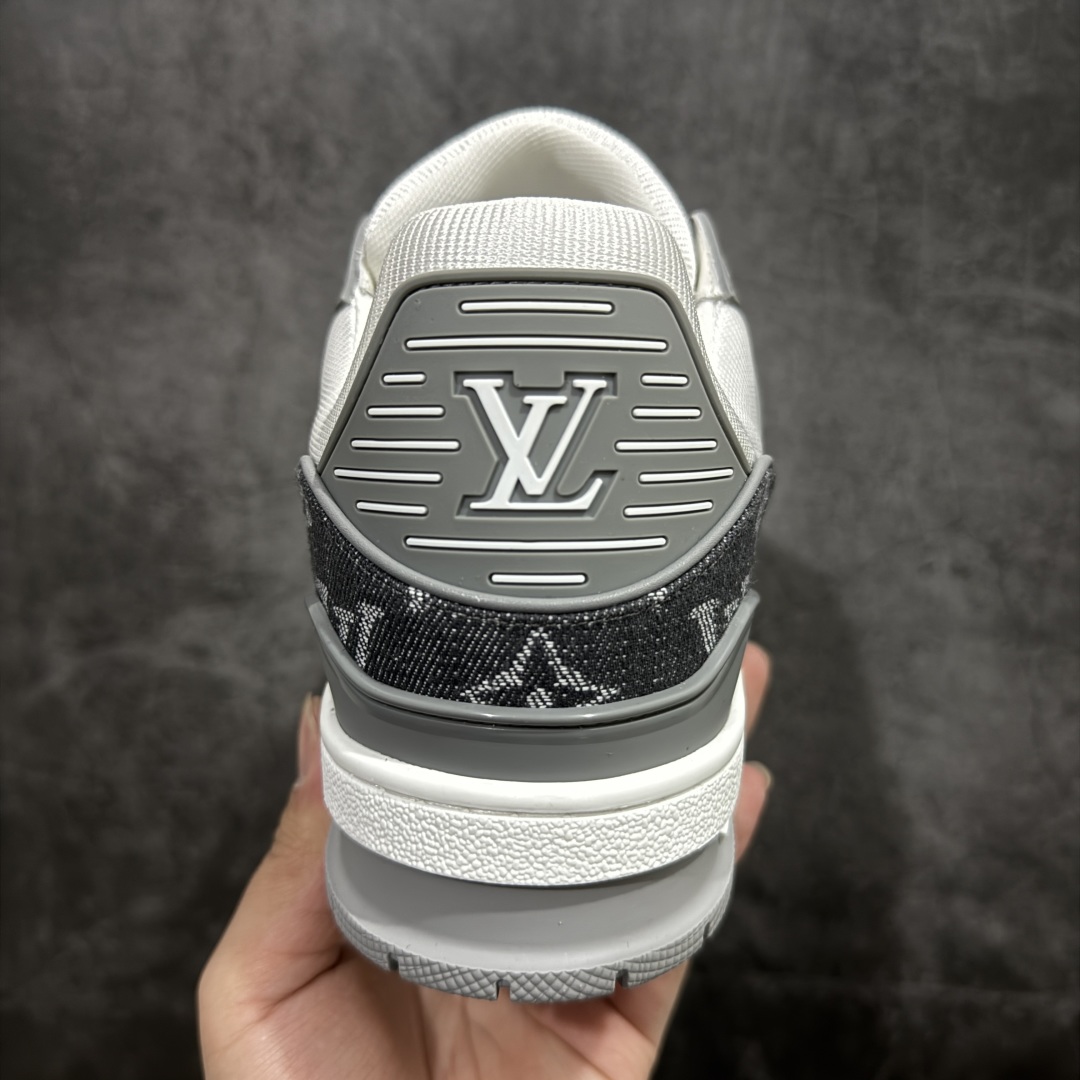 图片[4]-【PK纯原版】Louis Vuitton 路易威登 LV Trainer 低帮休闲板鞋同步官方2025最新原版包装n海淘代购同渠道品质 高端零售外贸充正专供 原版购入开发ZP级全套包装 完美楦型 正确卡色大底TPU 质感媲美原版 细节与原版一致 请注意区分市面通货材  尺码：39 40 41 42 43 44 45 46 编码：X10500540-莆田鞋批发中心