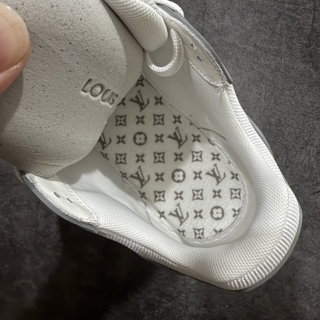 图片[9]-【PK纯原版】Louis Vuitton 路易威登 LV Trainer 低帮休闲板鞋 同步官方2025最新原版包装 海淘代购同渠道品质 高端零售 外贸充正专供 原版购入开发 ZP级全套包装 完美楦型 正确卡色 大底TPU 质感媲美原版 细节与原版一致 请注意区分市面通货材 尺码：39 40 41 42 43 44 45 46-选品中心