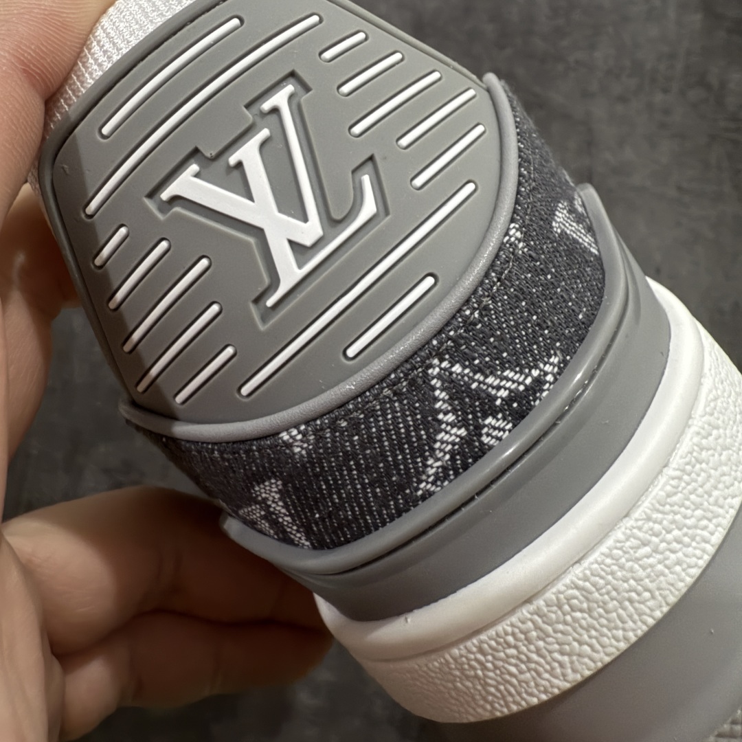 图片[2]-【PK纯原版】Louis Vuitton 路易威登 LV Trainer 低帮休闲板鞋 同步官方2025最新原版包装 海淘代购同渠道品质 高端零售 外贸充正专供 原版购入开发 ZP级全套包装 完美楦型 正确卡色 大底TPU 质感媲美原版 细节与原版一致 请注意区分市面通货材 尺码：39 40 41 42 43 44 45 46-选品中心