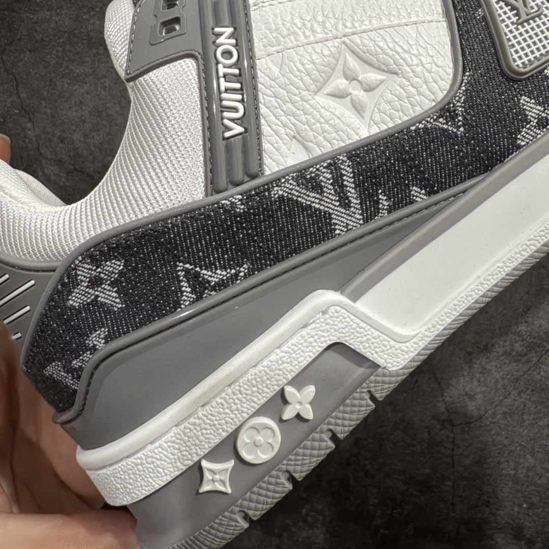 图片[3]-【PK纯原版】Louis Vuitton 路易威登 LV Trainer 低帮休闲板鞋 同步官方2025最新原版包装 海淘代购同渠道品质 高端零售 外贸充正专供 原版购入开发 ZP级全套包装 完美楦型 正确卡色 大底TPU 质感媲美原版 细节与原版一致 请注意区分市面通货材 尺码：39 40 41 42 43 44 45 46-选品中心