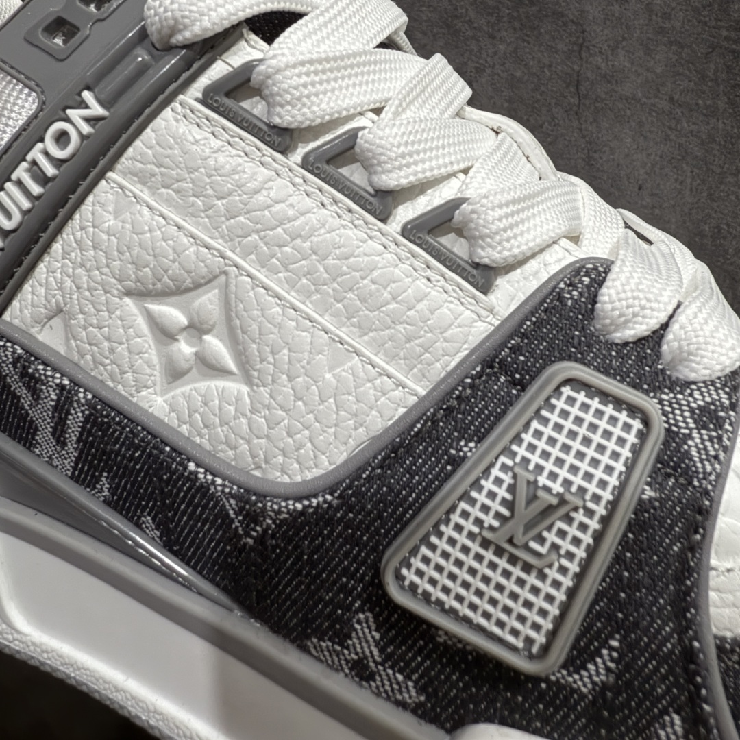 图片[4]-【PK纯原版】Louis Vuitton 路易威登 LV Trainer 低帮休闲板鞋 同步官方2025最新原版包装 海淘代购同渠道品质 高端零售 外贸充正专供 原版购入开发 ZP级全套包装 完美楦型 正确卡色 大底TPU 质感媲美原版 细节与原版一致 请注意区分市面通货材 尺码：39 40 41 42 43 44 45 46-选品中心