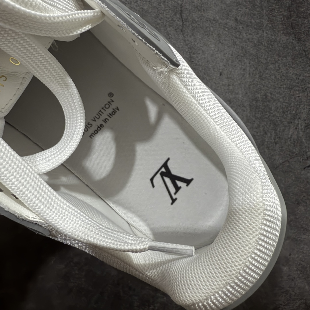 图片[8]-【PK纯原版】Louis Vuitton 路易威登 LV Trainer 低帮休闲板鞋 同步官方2025最新原版包装 海淘代购同渠道品质 高端零售 外贸充正专供 原版购入开发 ZP级全套包装 完美楦型 正确卡色 大底TPU 质感媲美原版 细节与原版一致 请注意区分市面通货材 尺码：39 40 41 42 43 44 45 46-选品中心