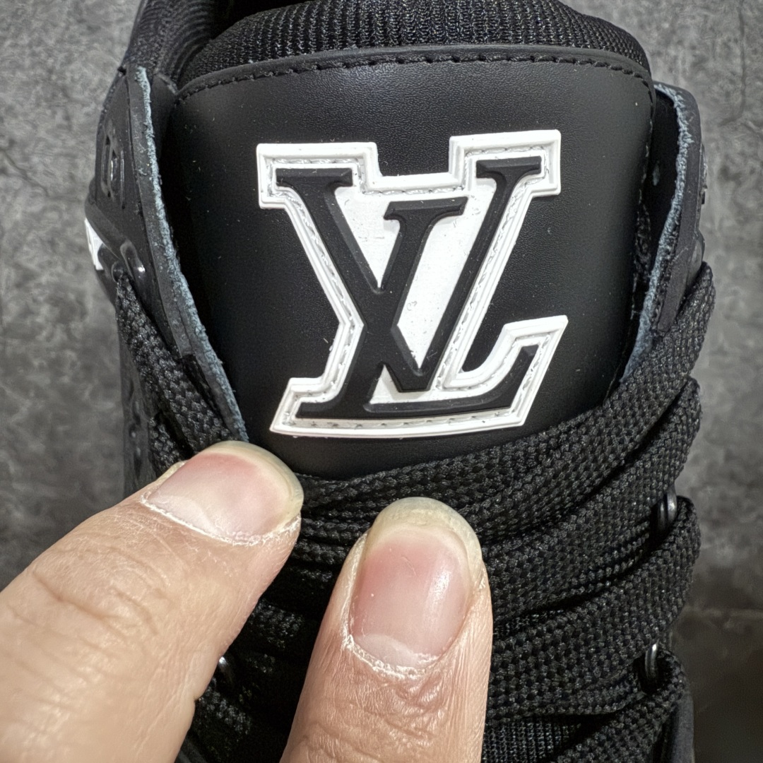 图片[6]-【PK纯原版】Louis Vuitton 路易威登 LV Trainer 低帮休闲板鞋同步官方2025最新原版包装n海淘代购同渠道品质 高端零售外贸充正专供 原版购入开发ZP级全套包装 完美楦型 正确卡色大底TPU 质感媲美原版 细节与原版一致 请注意区分市面通货材  尺码：39 40 41 42 43 44 45 46 编码：X10500540-莆田鞋批发中心