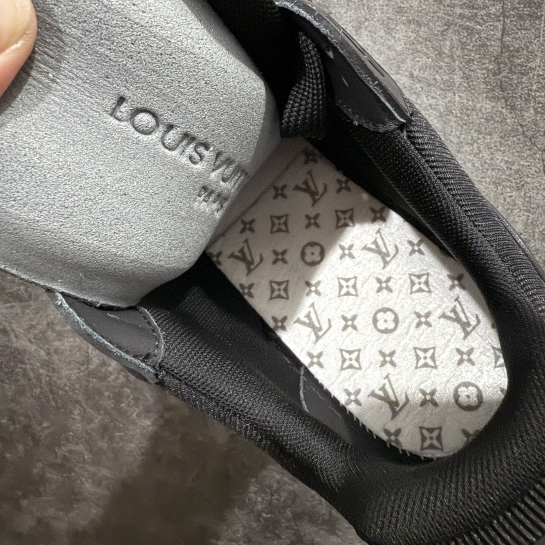 图片[9]-【PK纯原版】Louis Vuitton 路易威登 LV Trainer 低帮休闲板鞋同步官方2025最新原版包装n海淘代购同渠道品质 高端零售外贸充正专供 原版购入开发ZP级全套包装 完美楦型 正确卡色大底TPU 质感媲美原版 细节与原版一致 请注意区分市面通货材  尺码：39 40 41 42 43 44 45 46 编码：X10500540-莆田鞋批发中心