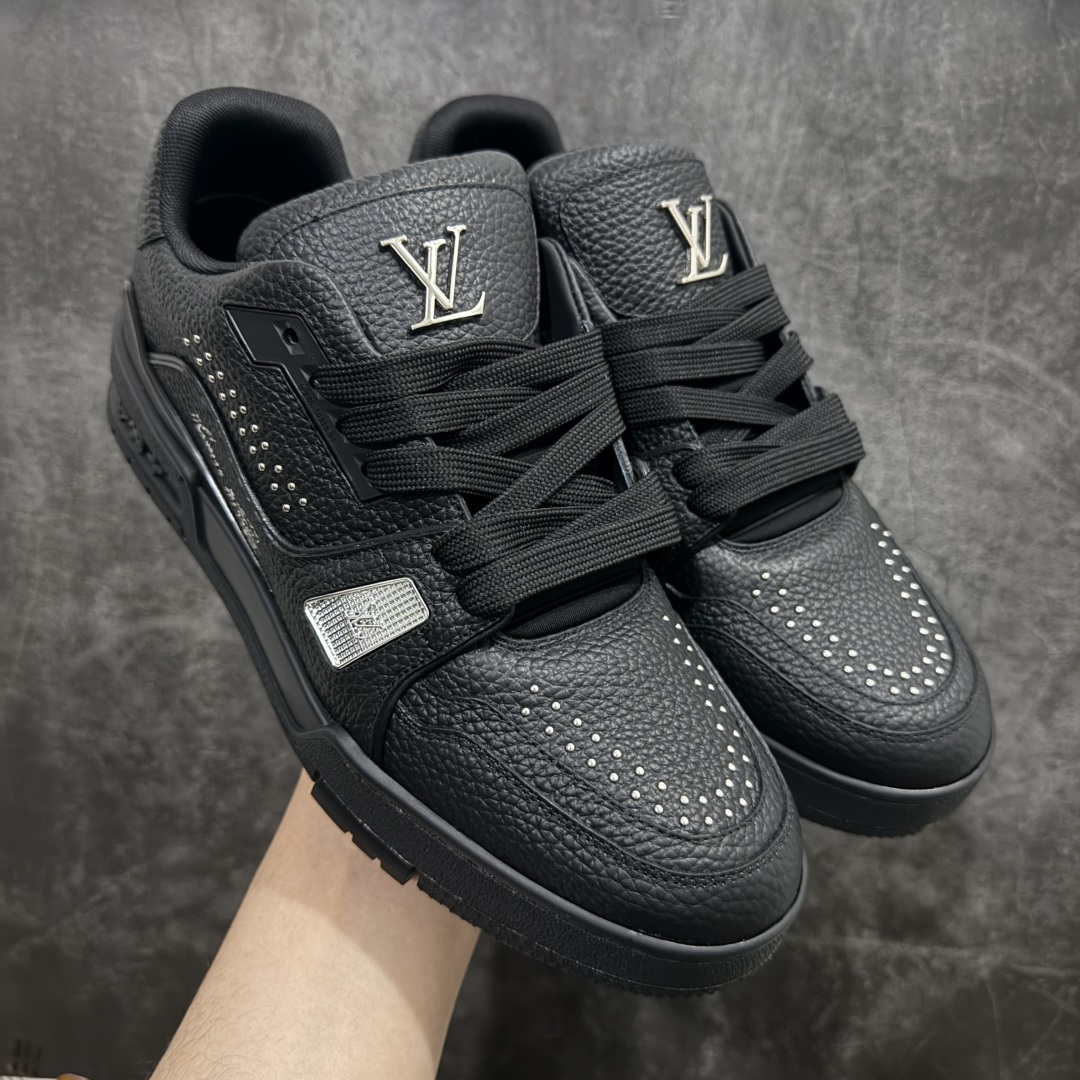 【PK纯原版】Louis Vuitton 路易威登 LV Trainer 低帮休闲板鞋同步官方2025最新原版包装n海淘代购同渠道品质 高端零售外贸充正专供 原版购入开发ZP级全套包装 完美楦型 正确卡色大底TPU 质感媲美原版 细节与原版一致 请注意区分市面通货材  尺码：39 40 41 42 43 44 45 46 编码：X10500540-莆田鞋批发中心