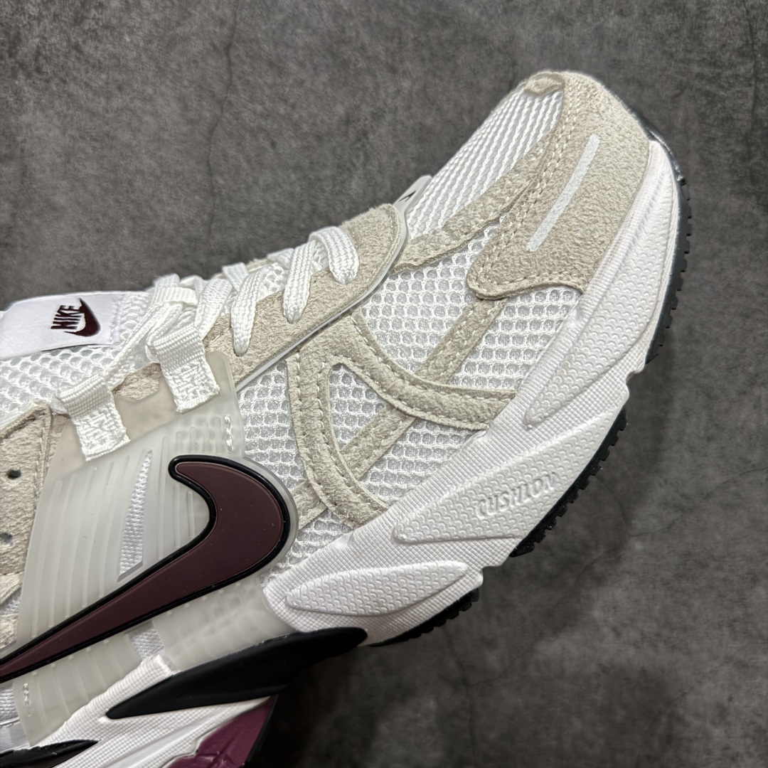 图片[6]-【正确组合底版】NK V2k Runtekk 复古老爹鞋跑步鞋 HQ3500-100 正确组合底区分市场提前出的一体的大底 材质上使用大面积网眼 皮革 TPU 组成 支撑和透气性肯定不错 中底处由 Cushlon 泡绵打造 保证在压马路时可以提供优秀脚感 并通过一手做旧氧化效果突出复古感 中底造型很容易让大家联想到巴黎世家3XL 增高效果同样不能忽视 尺码：36-40-选品中心