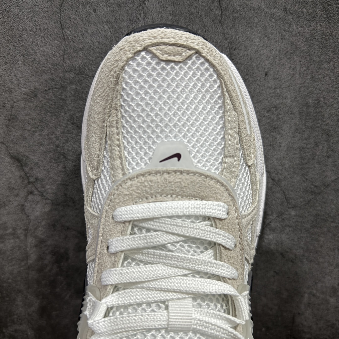 图片[5]-【正确组合底版】NK V2k Runtekk 复古老爹鞋跑步鞋 HQ3500-100 正确组合底区分市场提前出的一体的大底 材质上使用大面积网眼 皮革 TPU 组成 支撑和透气性肯定不错 中底处由 Cushlon 泡绵打造 保证在压马路时可以提供优秀脚感 并通过一手做旧氧化效果突出复古感 中底造型很容易让大家联想到巴黎世家3XL 增高效果同样不能忽视 尺码：36-40-选品中心