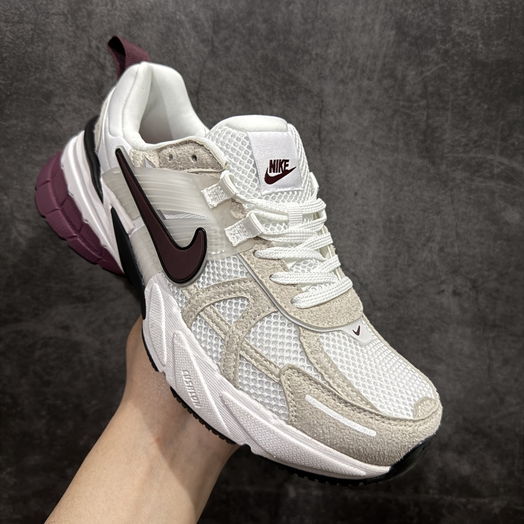 图片[3]-【正确组合底版】NK V2k Runtekk 复古老爹鞋跑步鞋 HQ3500-100 正确组合底区分市场提前出的一体的大底 材质上使用大面积网眼 皮革 TPU 组成 支撑和透气性肯定不错 中底处由 Cushlon 泡绵打造 保证在压马路时可以提供优秀脚感 并通过一手做旧氧化效果突出复古感 中底造型很容易让大家联想到巴黎世家3XL 增高效果同样不能忽视 尺码：36-40-选品中心