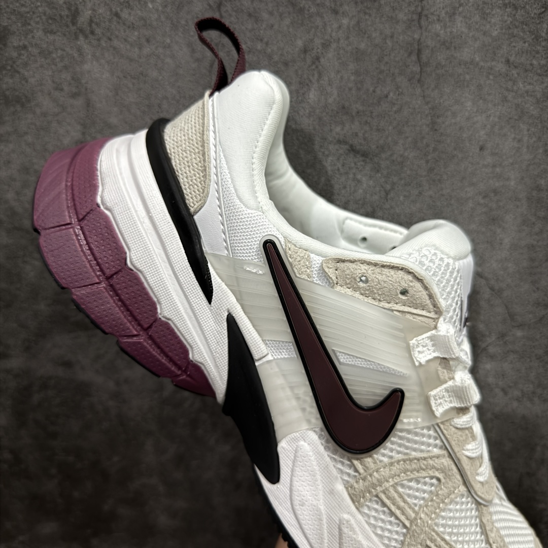 图片[7]-【正确组合底版】NK V2k Runtekk 复古老爹鞋跑步鞋 HQ3500-100 正确组合底区分市场提前出的一体的大底 材质上使用大面积网眼 皮革 TPU 组成 支撑和透气性肯定不错 中底处由 Cushlon 泡绵打造 保证在压马路时可以提供优秀脚感 并通过一手做旧氧化效果突出复古感 中底造型很容易让大家联想到巴黎世家3XL 增高效果同样不能忽视 尺码：36-40-选品中心