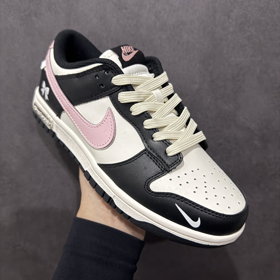 图片[3]-【YC纯原】Nike  SB Dunk Low 蝴蝶礼结 黑白粉 低帮休闲板鞋 BP1220-009n定制鞋盒 大厂纯原品质出货 超高清洁度 皮料切割干净无任何毛边 细节完美 尺码：35.5 36 36.5 37.5 38 38.5 39 40  编码：HXS300320-莆田鞋批发中心