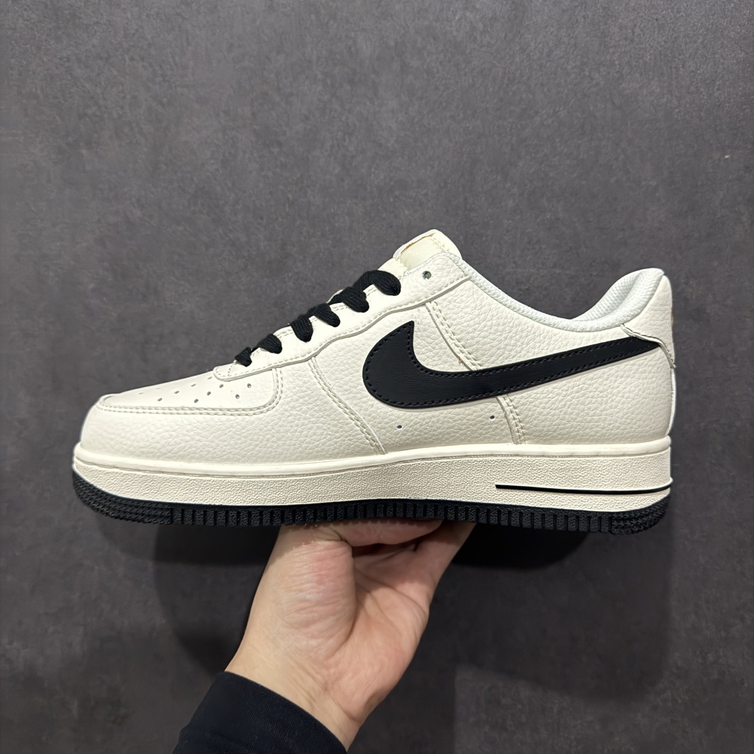 图片[2]-【定制版】海外限量发售！公司级NIke Air Force 1 \’07 Low “斯图西联名——玫瑰金刺绣”空军一号 低帮 运动鞋 休闲鞋 折边针车 工艺难度大 原楦头原纸板 原装鞋盒 定制五金配件 内置全掌气垫 原厂鞋底货号：XZ6188-720 Size：36 36.5 37.5 38 38.5 39 40 40.5 41 42 42.5 43 44 44.5 45 编码：HXS310320-莆田鞋批发中心