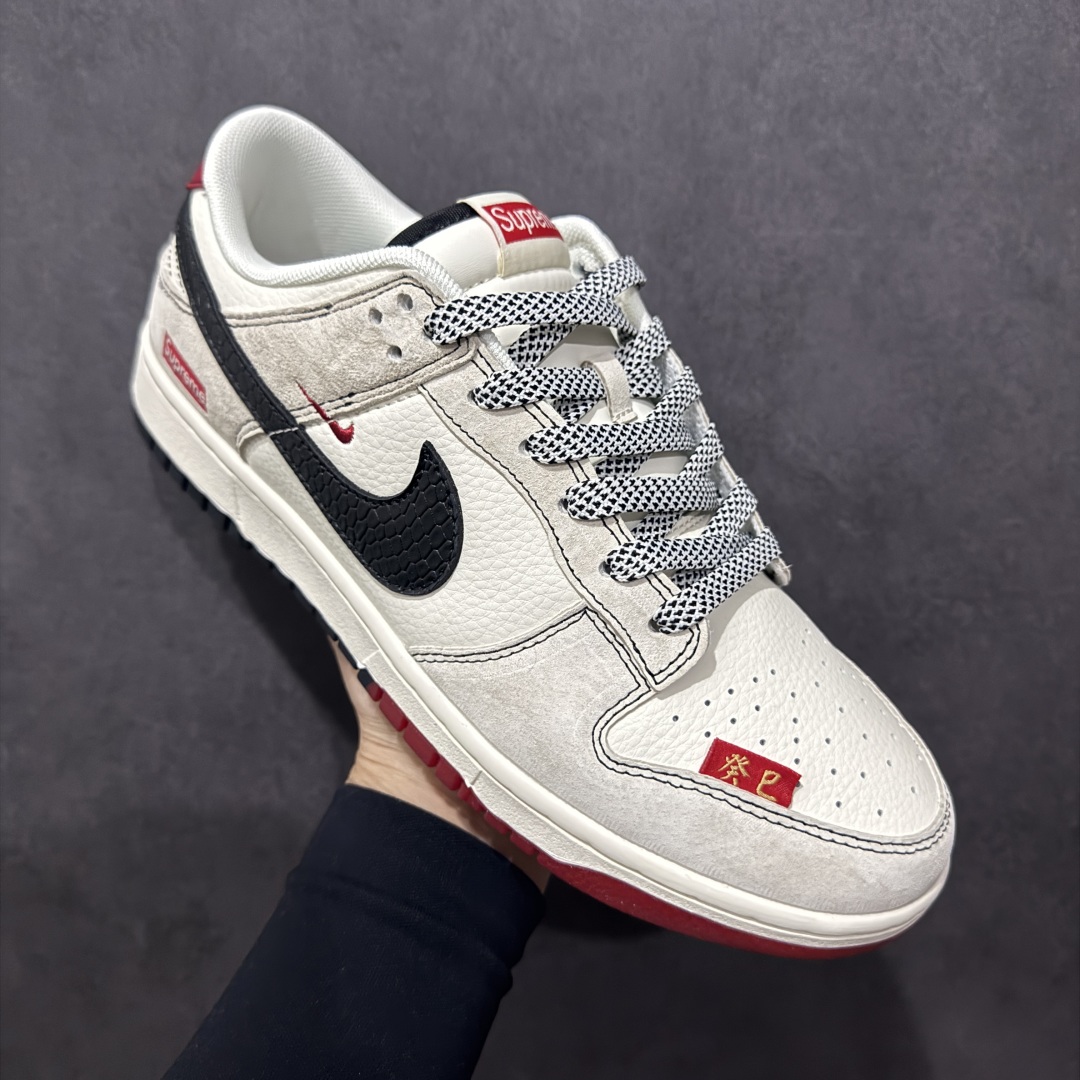 图片[3]-【定制版】 蛇年限定 DIY定制款 原装公司级 Nk SB Dunk Low 定制配色 蛇年限定 Dunk系列复古低帮休闲百搭板鞋 HH7518-030 定制鞋盒 大厂流水作业生产 超高清洁度 皮料切割干净无任何毛边 细节完美 r 尺码：36 36.5 37.5 38 38.5 39 40 40.5 41 42 42.5 43 44 44.5 45  编码：HXS320340-莆田鞋批发中心