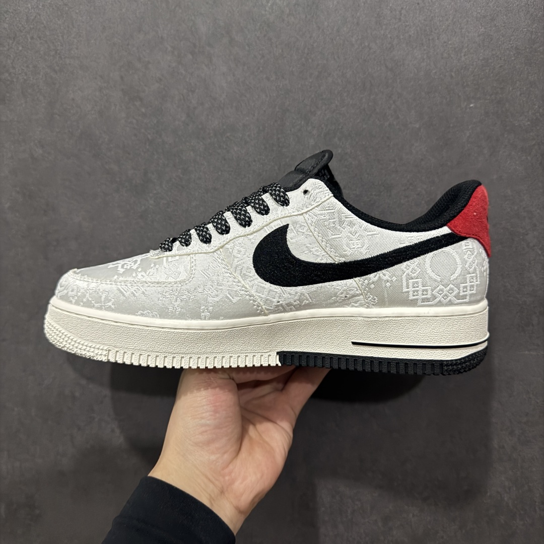 图片[2]-【定制版】海外限量发售 NIke Air Force 1 \’07 Low “北面冠希联名——双拼白丝绸”空军一号 低帮 运动鞋 休闲鞋 折边针车 工艺难度大 原楦头原纸板 原装鞋盒 定制五金配件 内置全掌气垫 原厂鞋底货号：DM6868-054 Size：36 36.5 37.5 38 38.5 39 40 40.5 41 42 42.5 43 44 44.5 45 编码：HXS310320-莆田鞋批发中心