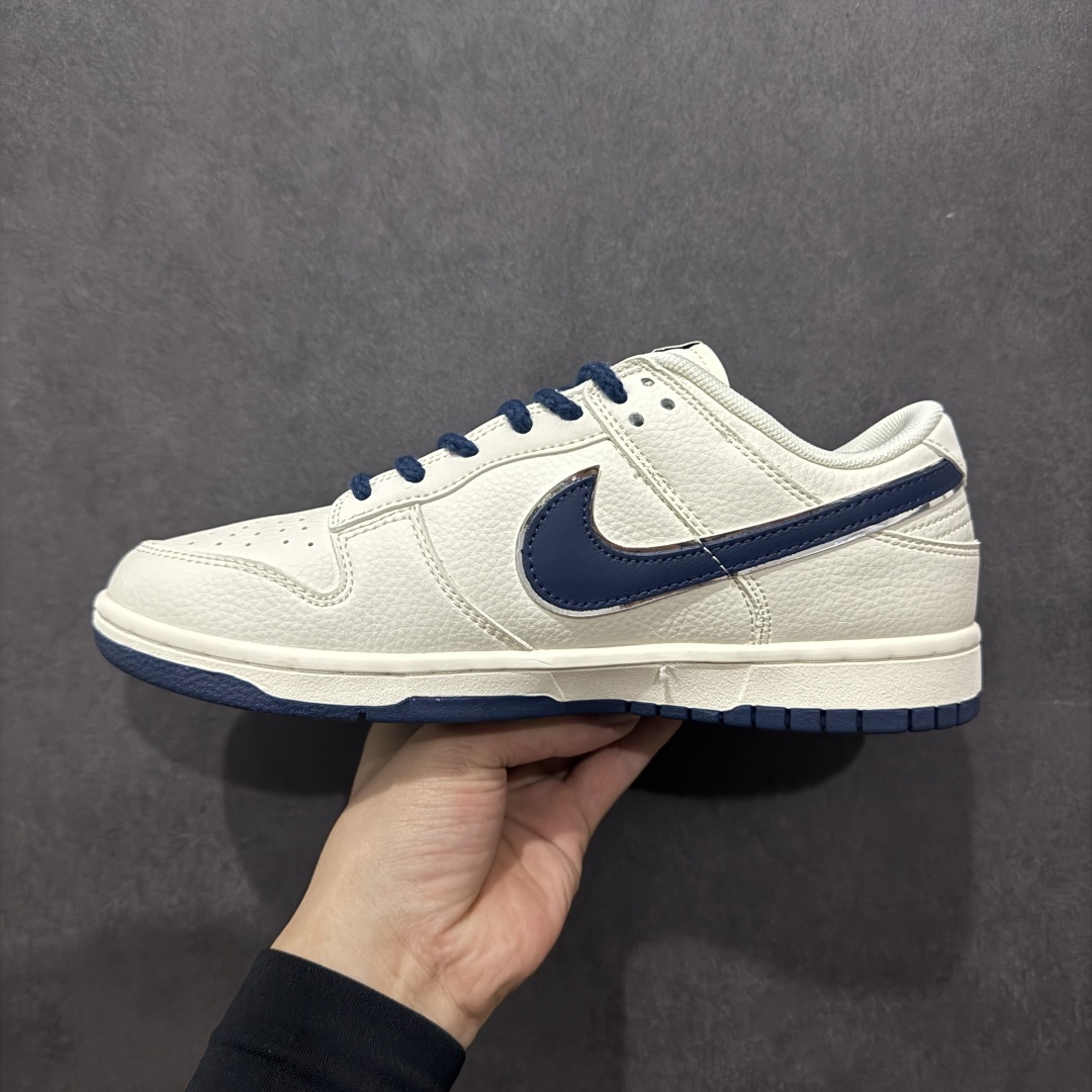 图片[2]-【定制版】Nike SB Dunk Low“卡哈特联名——米白蓝勾”周年高端定制 低帮休闲板鞋 定制鞋盒 大厂纯原品质出货 超高清洁度 皮料切割干净无任何毛边 细节完美货号：SJ1089-008nSize: 36 36.5 37.5 38 38.5 39 40 40.5 41 42 42.5 43 44 44.5 45 编码：HXS320340-莆田鞋批发中心