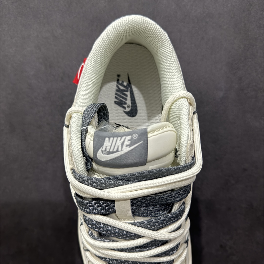 图片[7]-【定制版】Nike SB Dunk Low“ NIKE联名——红标米灰抽绳”  周年高端定制 低帮休闲板鞋 定制鞋盒 大厂纯原品质出货 超高清洁度 皮料切割干净无任何毛边 细节完美 货号：XX3168-121n Size:36 36.5 37.5 38 38.5 39 40 40.5 41 42 42.5 43 44 44.5 45 编码：HXS340360-莆田鞋批发中心