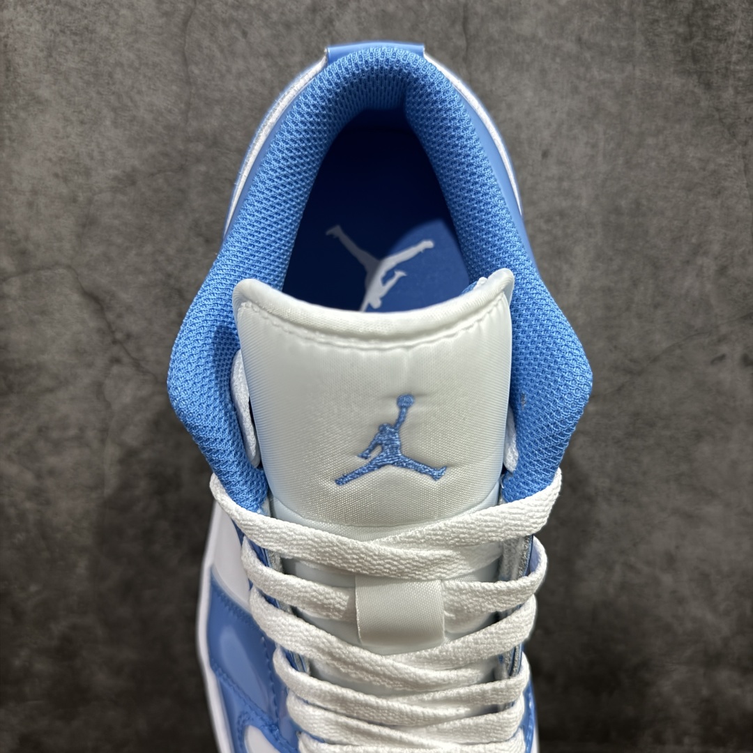 图片[8]-【K版】Air Jordan AJ1 Low 漆皮白北卡蓝 FZ2138-114nn全新流水线出品 DT版本唯一平替选择 市场第二梯队最强版 全部原鞋开发 原楦原纸板开发 全鞋电脑针车 原厂内置全掌气垫 原盒内在原标 唯一Zp原版鞋带绑法 免检产品 全新2022版型 全头层皮料 完美零毛边处理 原厂配置全掌气垫 价格定位良心 几十个配色陆续出货 SIZE：36 36.5 37.5 38 38.5 39 40 40.5 41 42 42.5 43 44 44.5 45 46 47.5 编码：LDS230250-莆田鞋批发中心