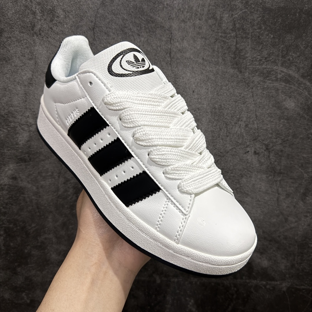 图片[3]-【H11版本】adidas originals CAMPUS 00s 舒适 防滑耐磨 低帮板鞋 男女同款 IF8761 Adidas Originals Campus 00s 学院系列 面包风经典复古低帮百搭休闲运动板鞋 这次 adidas Originals 选择了以经典复古鞋型Campus 为蓝本打造全新面包鞋。 这款鞋型联名不断，冠希当年对它更是钟爱有加，论牌面丝毫不输贝壳头、Forum 等大热鞋型。 这次 Campus 一改 80 年代的瘦长造型，鞋舌、鞋身、鞋底甚至细节都变大了。 营造出千禧年前后流行的面包鞋宽大廓形，因此鞋名改为 Campus 00s。 鞋身采用绒面皮料搭配白色常规皮革，质感上还是延续了经典 Campus 的设计。 鞋舌填充更加饱满，让鞋款整体看起来更加圆润，搭配上这款浅蓝配色，「蓝胖子」造型真的很可爱。 鞋舌还加入了与以往 Campus 不同的全新三叶草 Logo，令造型更具千禧气息 #独家原盒 原底原料 开模打造 #原厂织唛鞋标 高精密准度 #原楦原纸板开发 匹配原版98%以上 #后跟垫棉独家呈现 反口里弧度正确 #原厂鞋垫 背胶 后跟电绣针数 与正品一致 #原厂皮料 原厂车缝线 质感无敌 #皮料切割干净 无任何毛边 清洁度细节完美 货号：IF8761 尺码：36 37 38 39 40 41 42 43 44 45-选品中心