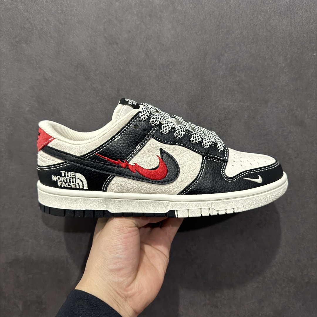 【定制版】Nk SB Dunk Low 北面联名 刺绣黑红勾 周年高端定制 低帮休闲板鞋 DJ2024-128