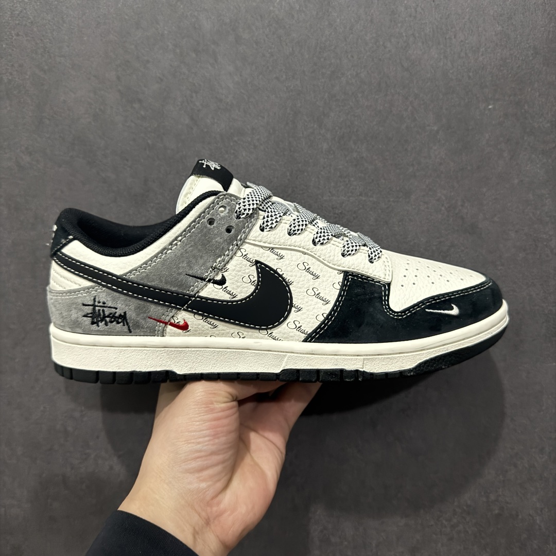 【定制版】NIKE SB Dunk Low x Stussy斯图西联名n公司级出品 极力推荐n原装头层材料 独家版型蒸餾加工n帶來的是更好的视觉和脚感体验n大厂纯原品质出货 清洁度 电绣工艺皮料切割干净无任何毛边 细节完美官方货号：XF8698 039 尺码： 36 36.5 37.5 38 38.5 39 40 40.5 41 42 42.5 43 44 44.5 45 编码：CC300320-莆田鞋批发中心