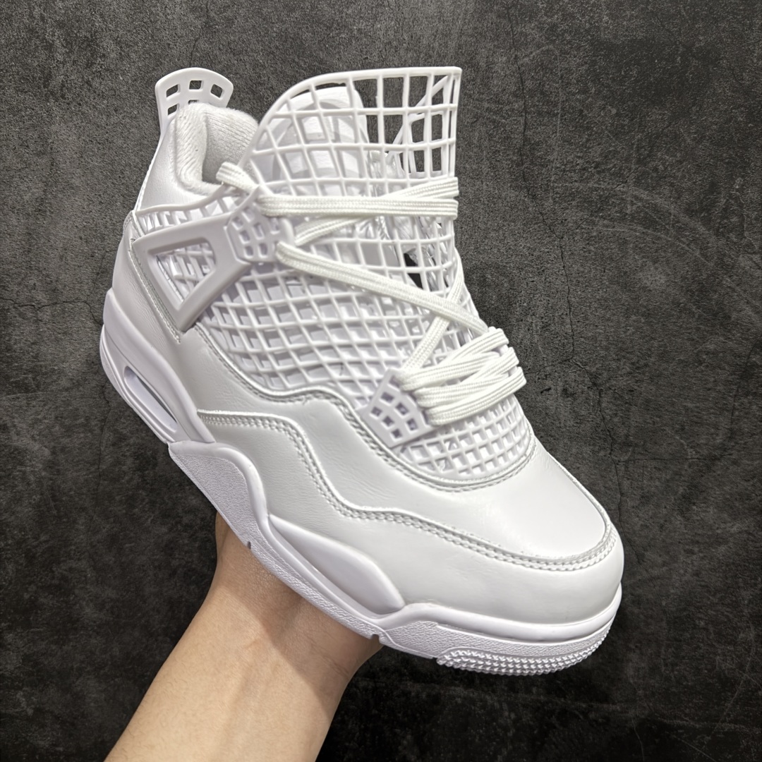 图片[3]-【纯原版】Air Jordan AJ4 NET 采用全新的全白色皮革为基底，重塑经典鞋型的轮廓。值得注意的是，在鞋舌周围融入延展网状设计，这一创新细节不仅是对 Air Jordan 系列经典元素的致敬，更通过 “ 网 ” 这一独特元素，为传统设计注入了现代感。鞋底采用坚韧耐用的橡胶材质，保证了穿着的稳定性与耐磨性。鞋跟内置缓冲空气装置，为穿着者带来更加舒适与稳定的支撑体验。而金属金色飞人吊牌，为整双鞋增添了奢华与高贵的质感。 货号：FN7251-107nSIZE：36 36.5 37.5 38 38.5 39 40 40.5 41 42 42.5 43 44 44.5 45 46 47.5 编码：SL370400-莆田鞋批发中心