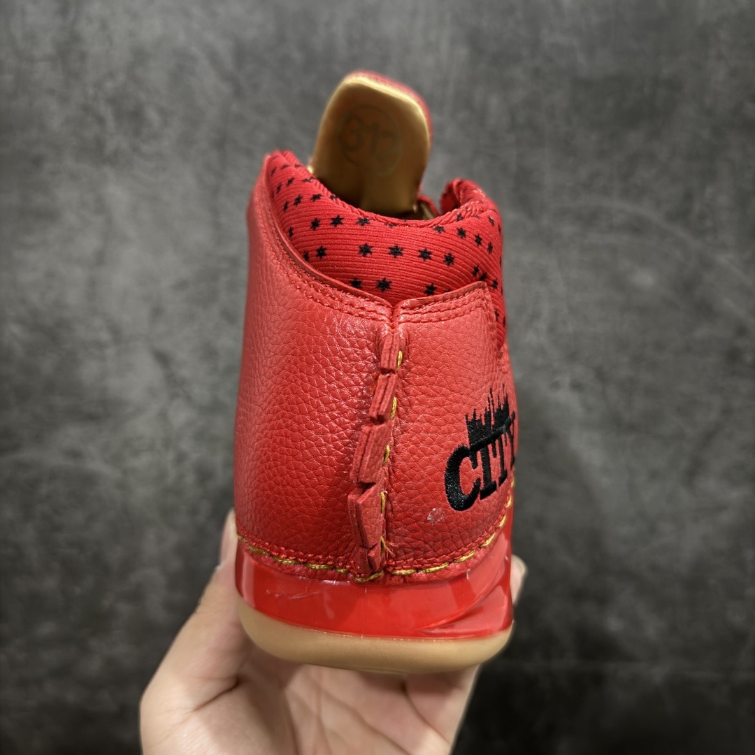 图片[4]-【外贸版】Air Jordan 23 \”Chicago\”乔丹 AJ23代芝加哥公牛红 货号：811645-650nn鞋身采用黑白红的配色方案，大面积的黑色皮革鞋身银色车线结合，带来奢华的质感以及震撼的视觉冲击，通过鞋身中部银色车线映出中底红色TPU包裹框架，加上鞋头延伸至鞋舌上白色斑点点缀，整体既吸睛又耐看；鞋舌上Jumpman Logo辅以雕刻呈现，鞋帮处采用编织织物，是整双鞋的亮点之一。 尺码：40 40.5 41 42 42.5 43 44 44.5 45 46 47.5  编码：XZ470500-莆田鞋批发中心