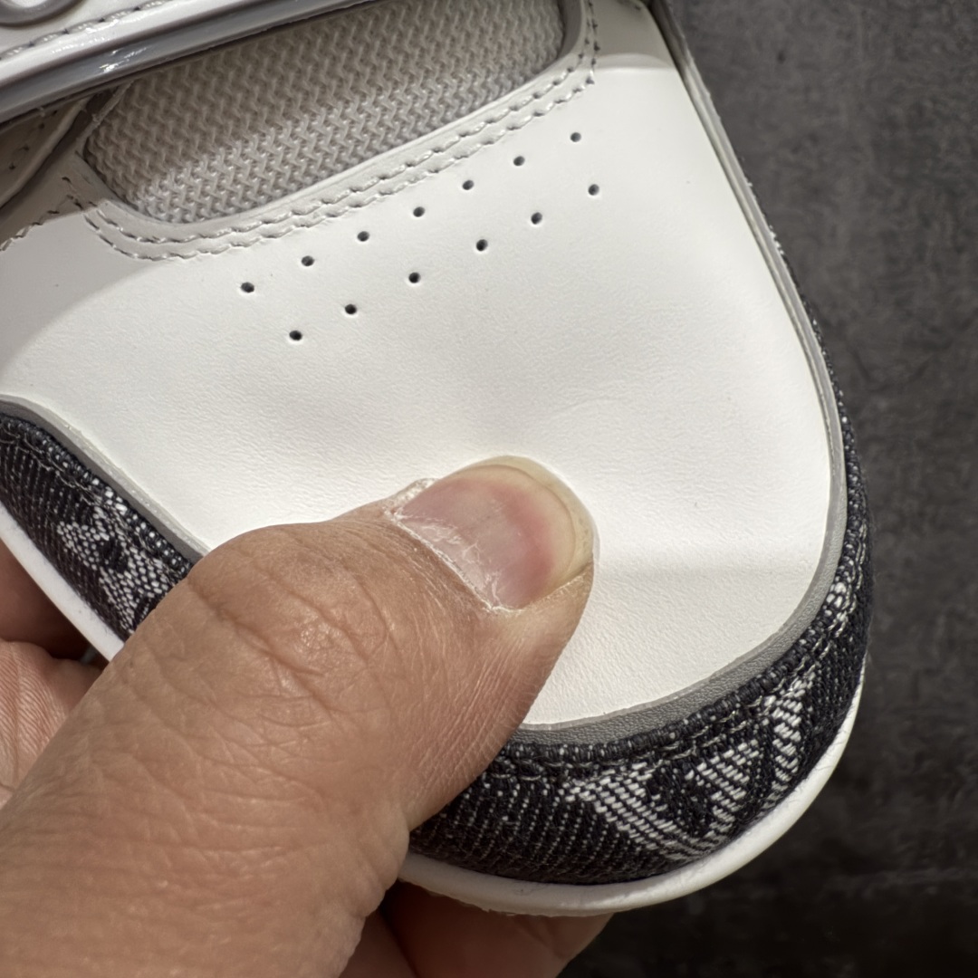 图片[5]-【HM无胶顶级版礼盒】 现货当天可取 LV Trainer系列高奢运动鞋 新款芯片顶级 潮人必备单品 同步ZP官网空胶工艺 鞋舌、挂饰均镶嵌NFC芯片感应装置 正确胶片断点式设计 中底正确还原原版油印字母比例 1：1原楦格板、楦头、刀磨全新升级！ 独家订制顶级压纹麂皮 原版开模TPU大底 质感原版一致 垫脚聚米微料加透气英伦网布 披靡市场任何版本！细节完美呈现！ 代购指定版本 全新升级最新双盒包装 扫码秒进官网！ 全套包装配件同比原版 尺码： 35-45-选品中心