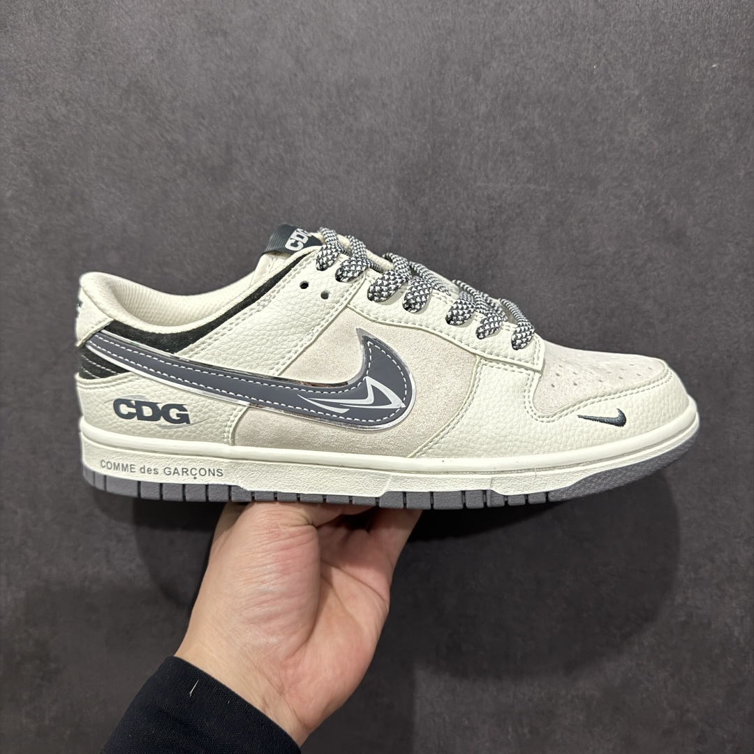 【定制版】Nk SB Dunk Low CDG联名 米白灰勾 周年高端定制 低帮休闲板鞋 DJ2024-134rn#定制鞋盒 大厂纯原品质出货 超高清洁度 皮料切割干净无任何毛边 细节完美 r 尺码：36 36.5 37.5 38 38.5 39 40 40.5 41 42 42.5 43 44 44.5 45  编码：HXS340360-莆田鞋批发中心