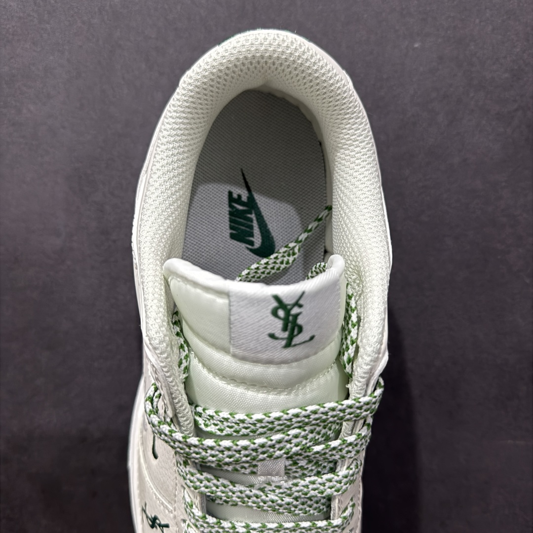 图片[7]-【定制版】NIKE SB Dunk Low x Yves Saint Laurent 圣罗兰白绿双钩满天星 性价比天花板 极力推荐 原装头层材料 独家版型蒸餾加工 帶來的是更好的视觉和脚感体验 大厂纯原品质出货 清洁度 电绣工艺 皮料切割干净无任何毛边 细节完美 货号：GF2409 178 尺码：36 36.5 37.5 38 38.5 39 40 40.5 41 42 42.5 43 44 44.5 45-选品中心