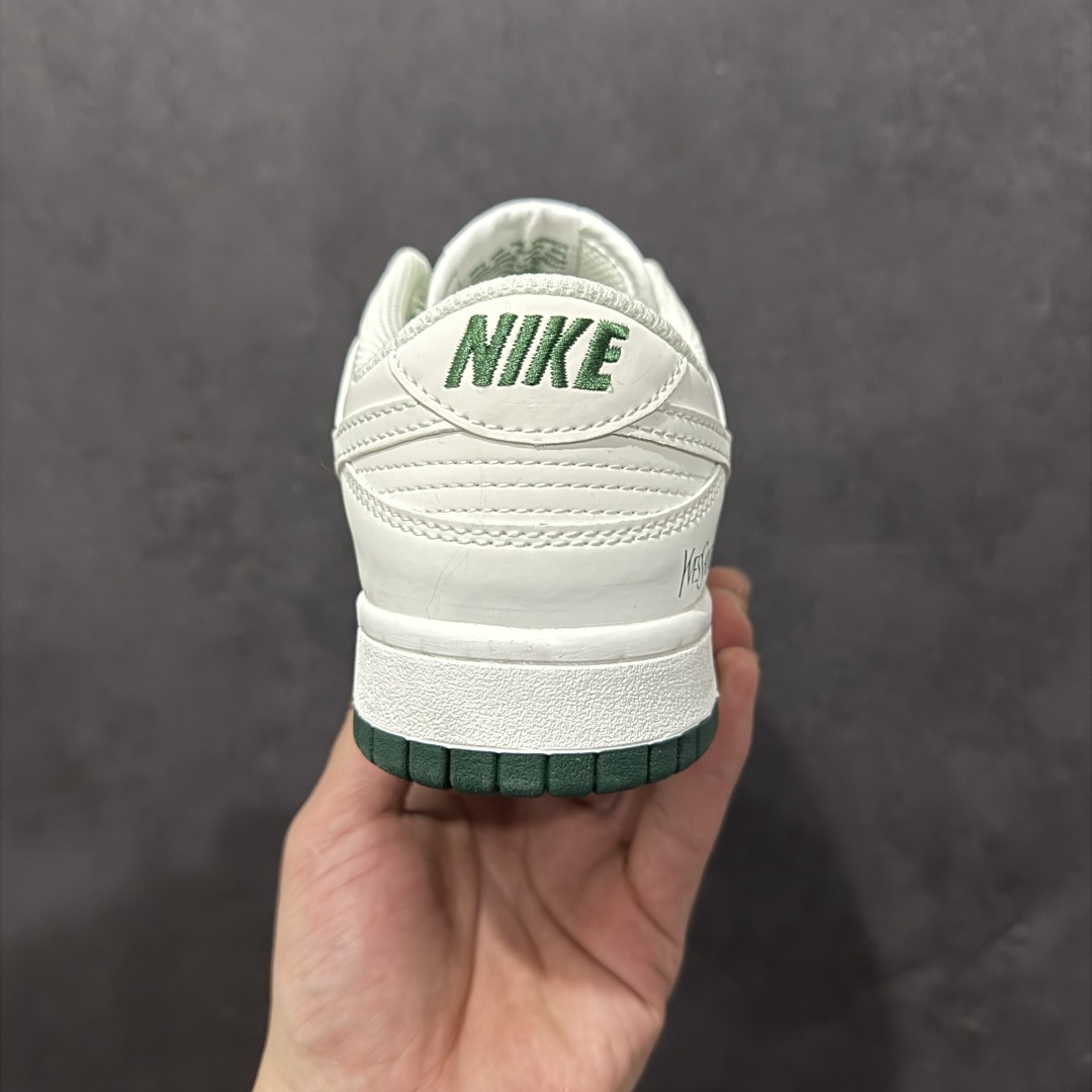 图片[4]-【定制版】NIKE SB Dunk Low x Yves Saint Laurent 圣罗兰白绿双钩满天星 性价比天花板 极力推荐 原装头层材料 独家版型蒸餾加工 帶來的是更好的视觉和脚感体验 大厂纯原品质出货 清洁度 电绣工艺 皮料切割干净无任何毛边 细节完美 货号：GF2409 178 尺码：36 36.5 37.5 38 38.5 39 40 40.5 41 42 42.5 43 44 44.5 45-选品中心