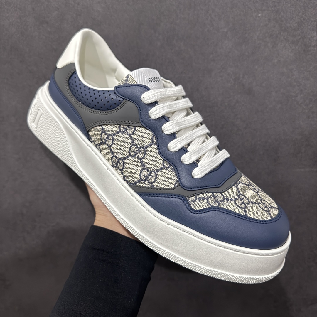 图片[3]-【顶级性价比版本】Gucci Chunky B Screener GG 古驰饼干鞋运动休闲鞋系列 增高4-5厘米 原版盒子 官方一致原版 原标原盒 官方全套配件 原装雪梨形超软沙绒纸团 手工上线 不开胶 该品牌鞋款在制作中使用的是环保植物胶水 采用版凝胶技术(空胶工艺）存在一些缝隙属于正常现象 不用担心会影响到您的正常使用效果 采用厚底结构 巧妙运用外观设计、配色和材质三重元素 展现出复古风范 别致的橡胶鞋底 搭配米色和乌木色经典GG帆布鞋身及同色调皮革滚边 突显时尚大气的品味 尺码：35 36 37 38 39 40 41 42 43 44 45-选品中心