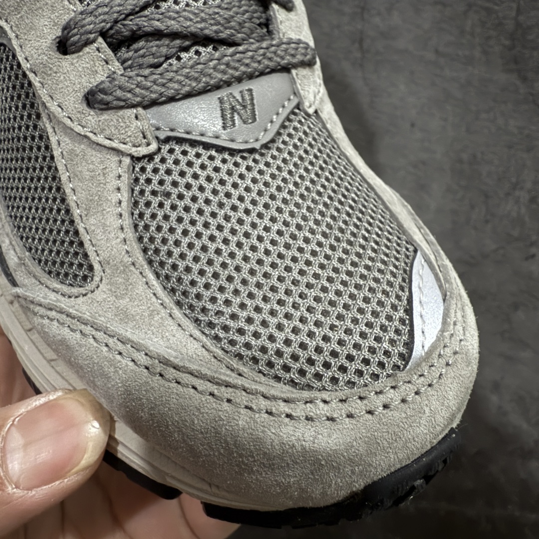 图片[5]-【纯原C版】NB New Balance ML2002RC 经典元祖灰色 可平替总裁 品质很好 正确材料 正确组合大底 可高价零售‼️ 全套原楦原纸板原厂数据开发 原厂网纱 原装进口皮料 正确绒感卡色 正确中底拉帮中底网布细节 一比一手工擦旧效果 冲裁组合 匠心打造 耗时两个月开发完成 工艺极其复杂难度可想而知 新开独立私模大底 全网唯一正确做旧组合大底 高端零售专供产物 尺码：36 37 37.5 38 38.5 39.5 40 40.5 41.5 42 42.5 43 44 44.5 45-选品中心