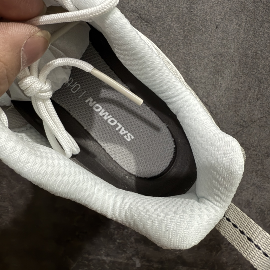 图片[7]-【巅峰升级版】 Salomon XT-6 Expanse 二代白色 萨洛蒙复古潮流户外机能登山跑鞋 黑灰银 纯原外贸平台特供订单 耗时半年巨作 全套原纸板楦头开发 原厂特供网布配套加持 确保原汁原味 完美呈现版型 原档数据独家私模五层组合大底 原装Ortholite轻量化鞋垫 中底布带钢印编号 原厂TPU锁扣 进口港宝加持 后跟自然饱满 还原公司包裹性 鞋面以“锯齿”状的包裹系统呈现 在基色底之下加入了各种色点缀 将公司的最新技术和时尚前卫的造型融入耐用的长跑款式中 鞋面由 TPU 薄膜制成 并焊接在高耐磨网眼上 使其既时尚又坚固 由 ACS底盘支撑 可增强稳定性和支撑力 以及由橡胶凸耳 Contragrip外底覆盖的 EVA 缓冲中底 旨在应对崎岖的地形 鞋舌上的彩色Salomon 标签、Quicklace 系统以及鞋头、鞋舌和鞋跟上的附加品牌使细节更加完美 让穿着者可以轻松驾驭户外与通勤下的任何运动生活场景 无缝鞋身户外随意纵横 颜值与脚感兼备 出街通勤 绝对非常吸睛 你值得拥有 尺码：36 36.5 37.5 38 38.5 39 40 40.5 41 42 42.5 43 44 44.5 45 46 46.5-选品中心