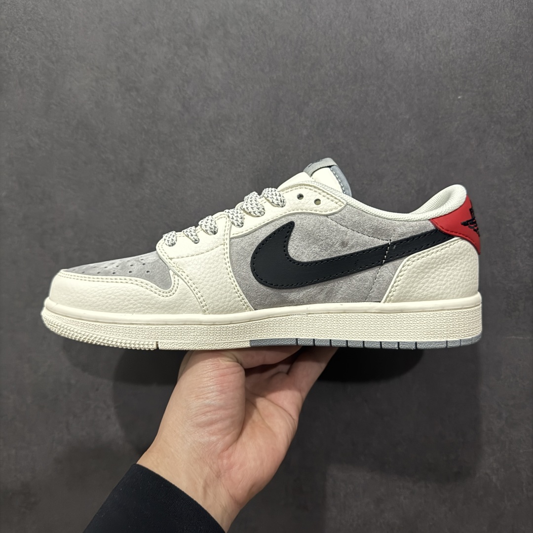 图片[2]-【定制版】Travis Scott x Nike Air Jordan 1 Low x StussynAir Jordan 1 Low 反转白黑小钩翻毛倒钩 纯原版本n全鞋采用原装头层皮，用料扎实 精雕细琢n鞋型极致还原 飞翼3D打印改良 深度立体四线中底拉帮皮料选材 钢印 背胶一应俱全 全新批次 原装原模大底全鞋原厂定制皮料，手感细腻正确折边工艺 完美细节诠释 官方货号：SJ2068 142 Size：36 36.5 37.5 38 38.5 39 40 40.5 41 42 42.5 43 44 44.5 45 编码：HXS320340-莆田鞋批发中心