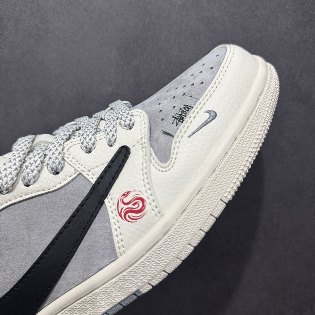 图片[5]-【定制版】Travis Scott x Nike Air Jordan 1 Low x StussynAir Jordan 1 Low 反转白黑小钩翻毛倒钩 纯原版本n全鞋采用原装头层皮，用料扎实 精雕细琢n鞋型极致还原 飞翼3D打印改良 深度立体四线中底拉帮皮料选材 钢印 背胶一应俱全 全新批次 原装原模大底全鞋原厂定制皮料，手感细腻正确折边工艺 完美细节诠释 官方货号：SJ2068 142 Size：36 36.5 37.5 38 38.5 39 40 40.5 41 42 42.5 43 44 44.5 45 编码：HXS320340-莆田鞋批发中心